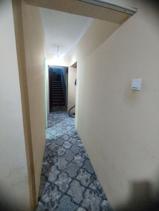 Чирчик шахар 
3-микрораён 
#2-хона 3-этаж 
Квартира сирочни сотилад