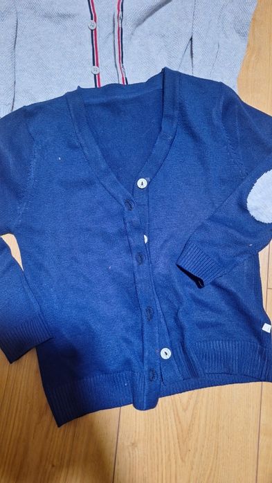 Vând pulovere baieti