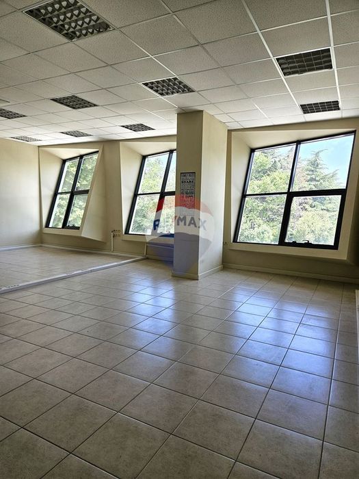 Дава се под наем Офис в Варна, Младост 1 - 100 кв.м за 800 € - Снимка #5