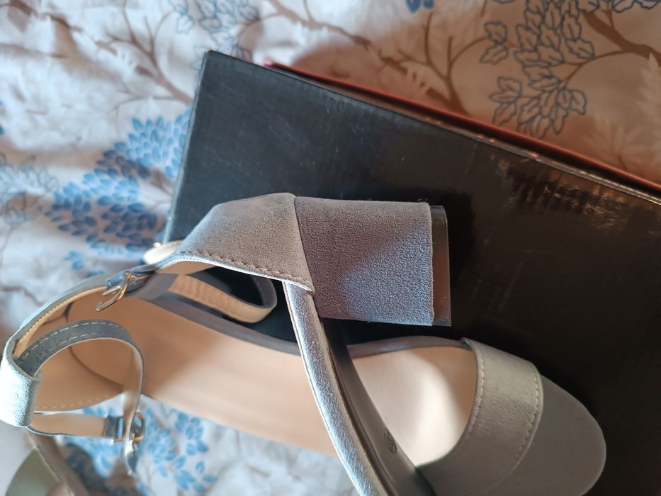 Елегантни сандали, НОВИ