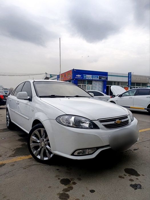 Srochna sotiladi 2020 yil Jentra Lacetti avtomat 3 pozitsiya