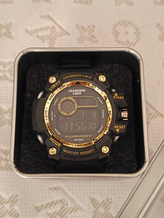 Часы наручные, спортивный стиль, немецкие