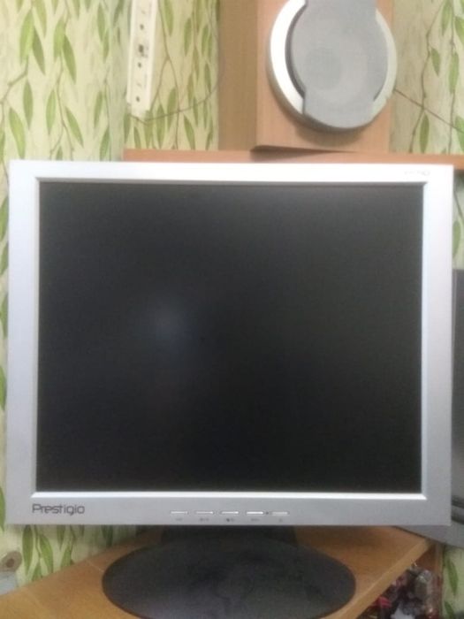 Продам маниторы.