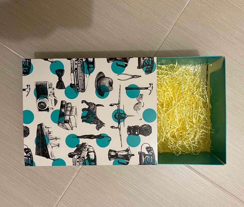 Коробка подарочная