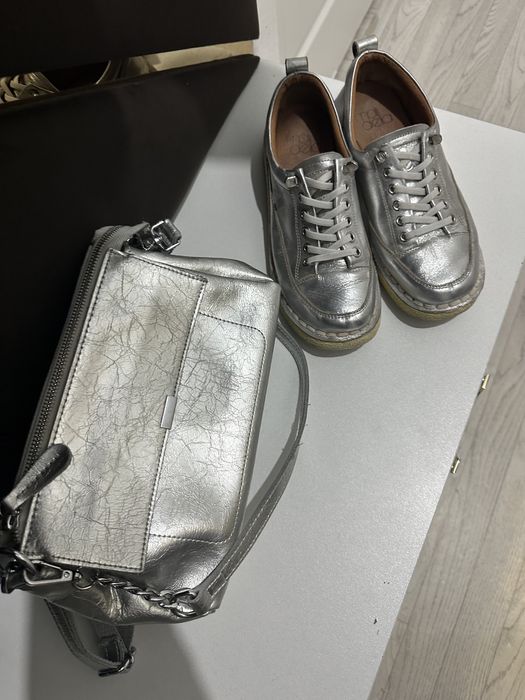 Сумка и кеды серебристые