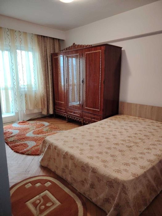 Dau in chirie apartament 3 camere ultracentral in Turda