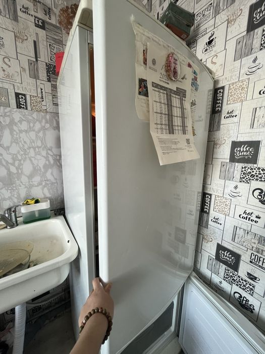 Продам холодильник