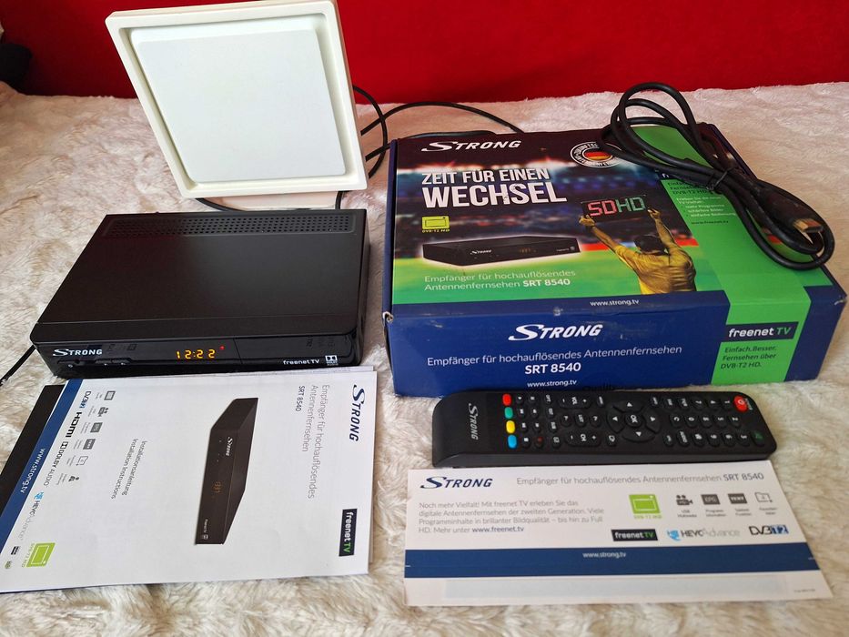 antena auto Receptor digital Strong SRT8540 DVB-T2 canale free+ antena