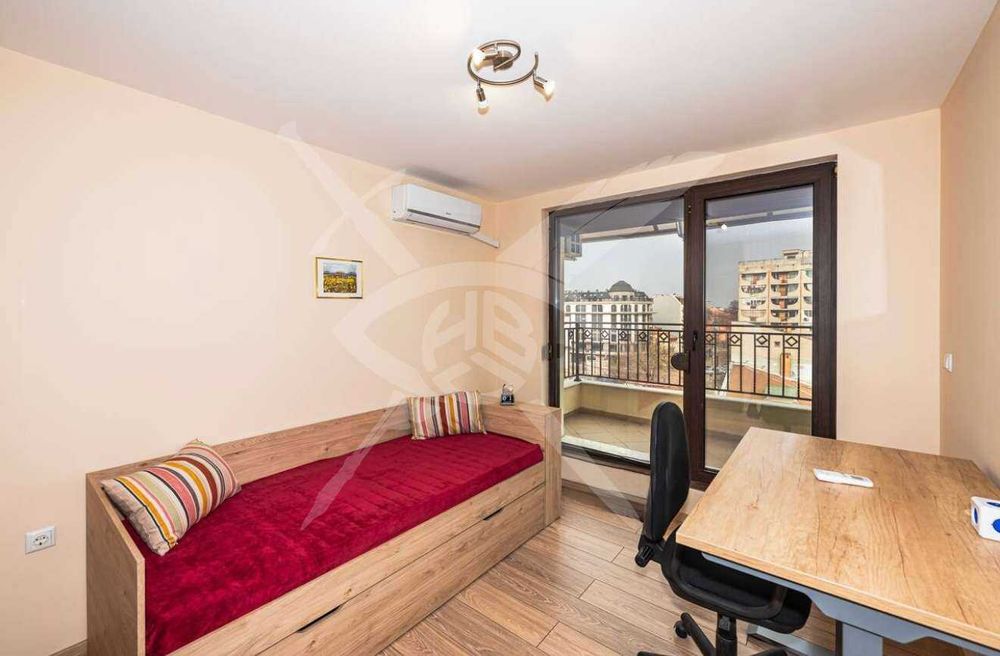 Дава се под наем Тристаен апартамент в Пловдив, Център - 98 кв.м за 648.21 € - Снимка #5