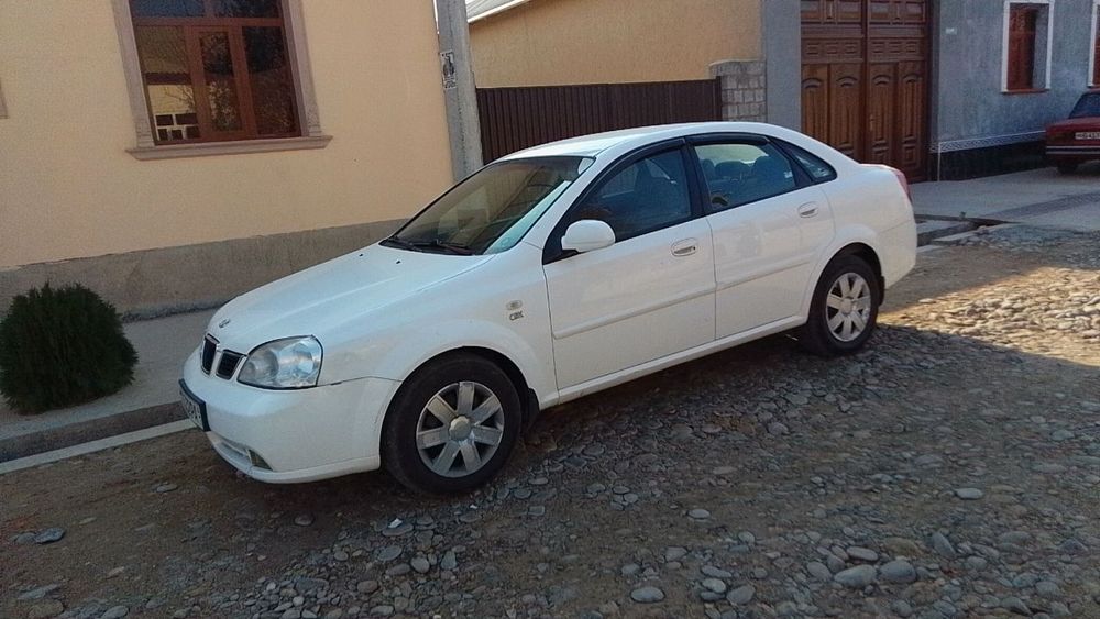 Lasetti sotiladi naxtga
