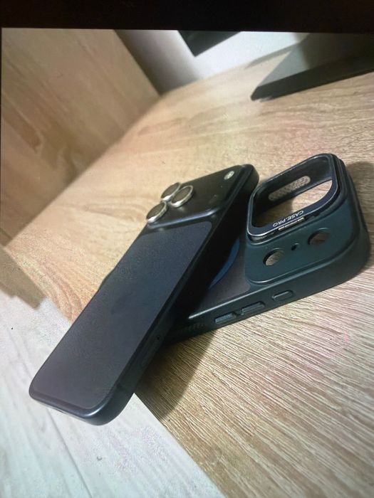 Vând iPhone 17 pro Max