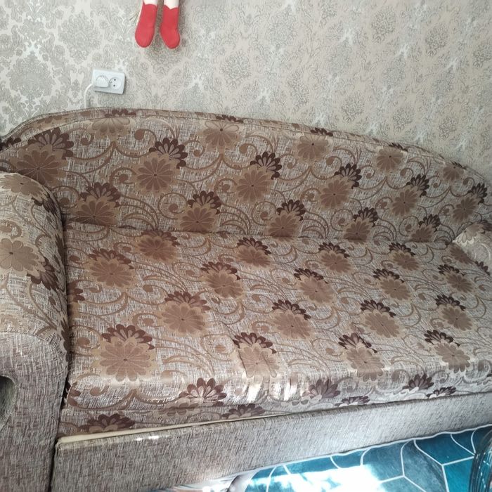 Диван в хорошем состоянии, срочно продаётся