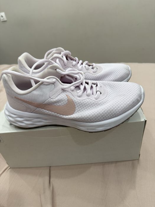Кроссовки Nike размер 39