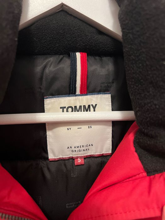 Geacă Tommy Hilfiger Dama Iarna Foarte Calduroasa Rosie