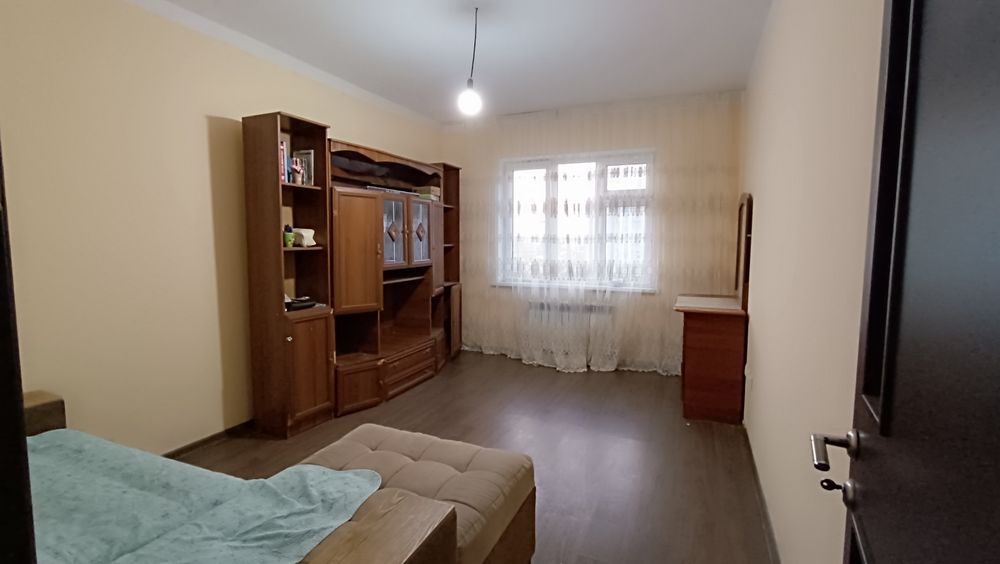 3 hona + 2/6 balkon srochna  sotiladi 10-hudud