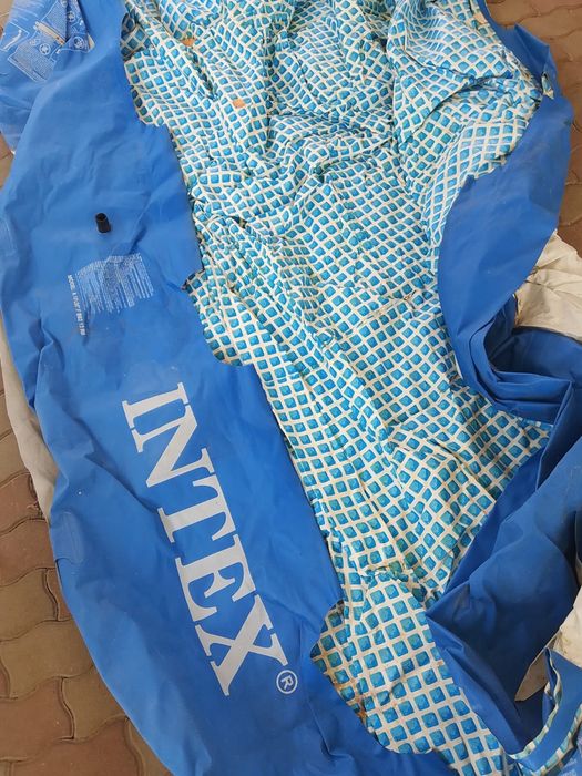 Продаю палатку на минивен 6м, телевизоры