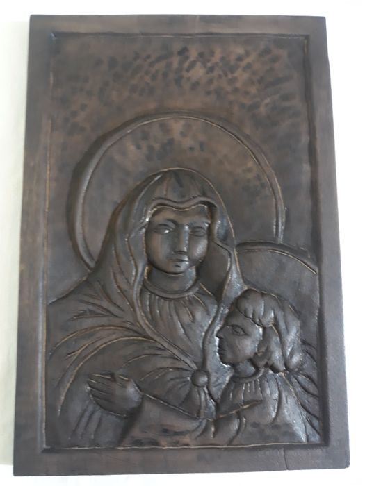 Icoana veche, sculptură  în lemn, "Maica  Domnului cu Pruncul "