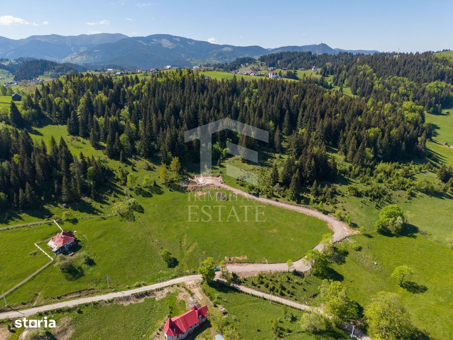 Fundata-Teren de vanzare 15,771 mp intravilan+extravilan+padure