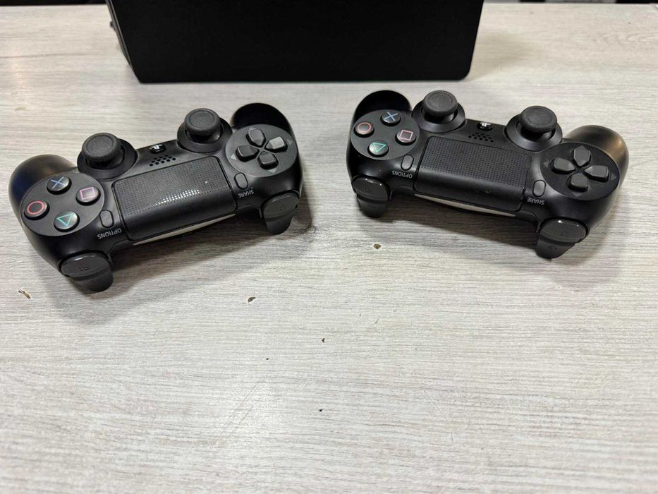 PlayStation 4 Slim 500GB  + 2 джойстика + FIFA 19