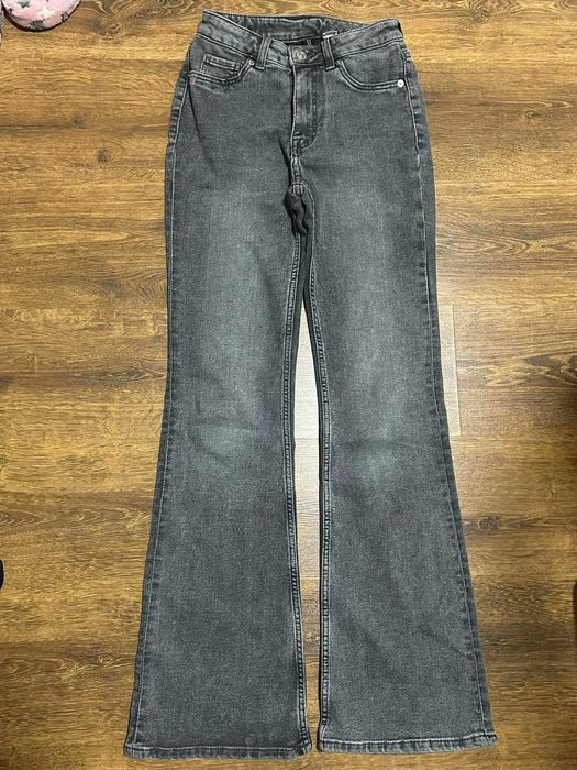 Дамски дънки в сив цвят