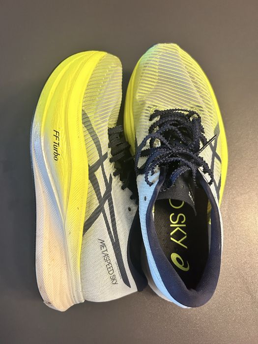 Running shoes - Asics Metaspeed Sky