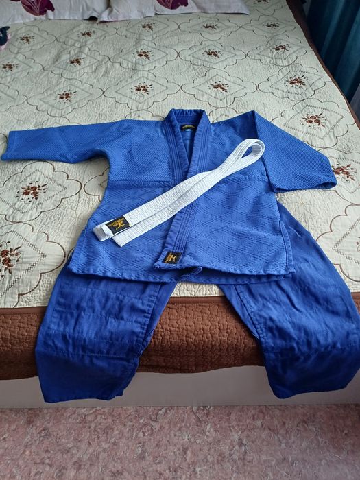 Продам кимоно для дзюдо