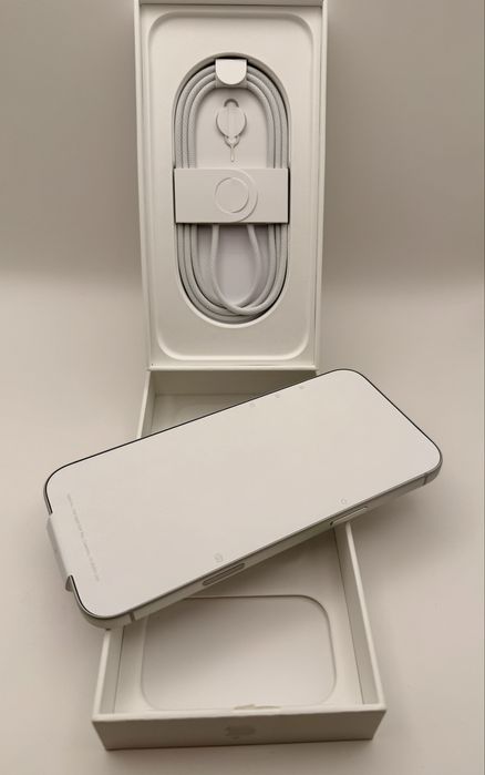 Apple iPhone 17 Pro Max 256GB – чисто нов, неактивиран, с документи