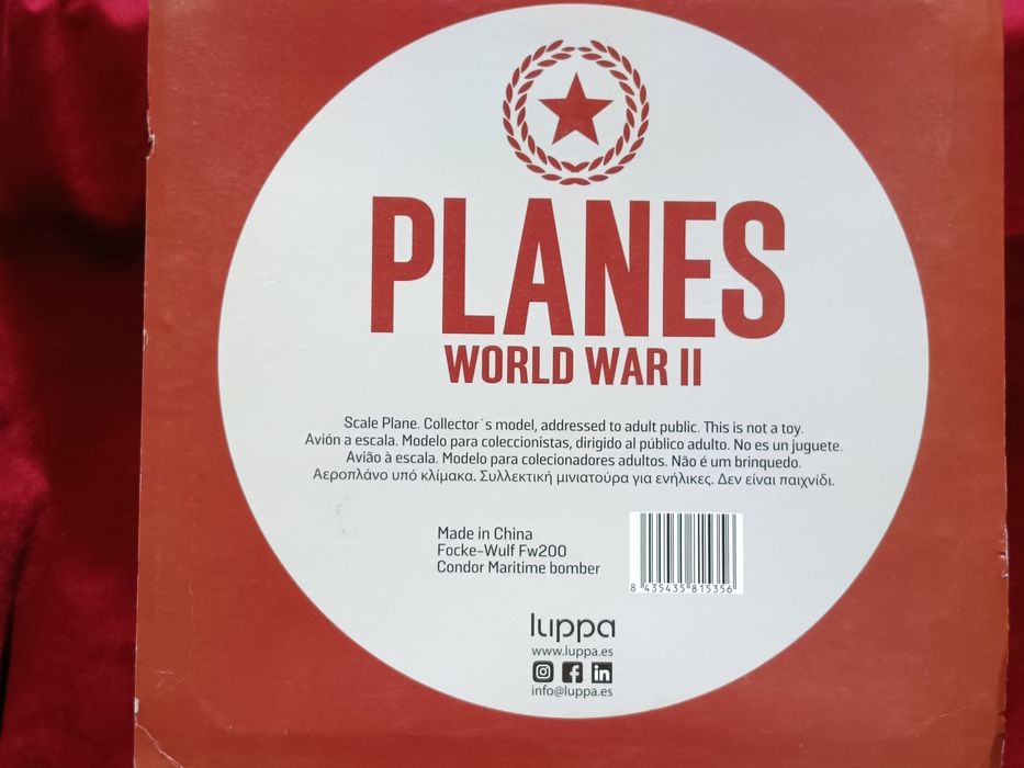 WW2 Machetă avion german 2 modele/ Noi/preț pentru unul !
