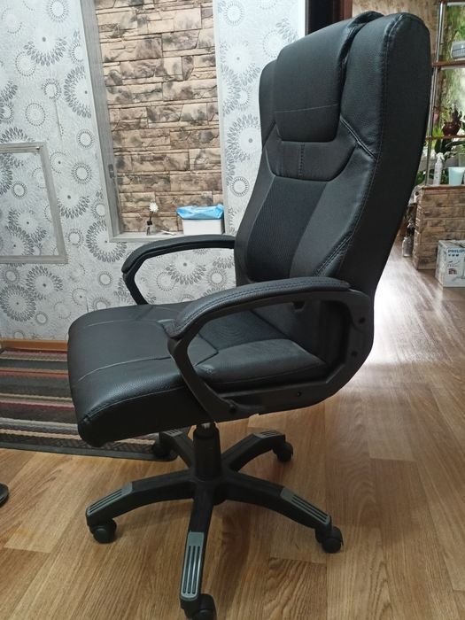 Продам кресло офисное