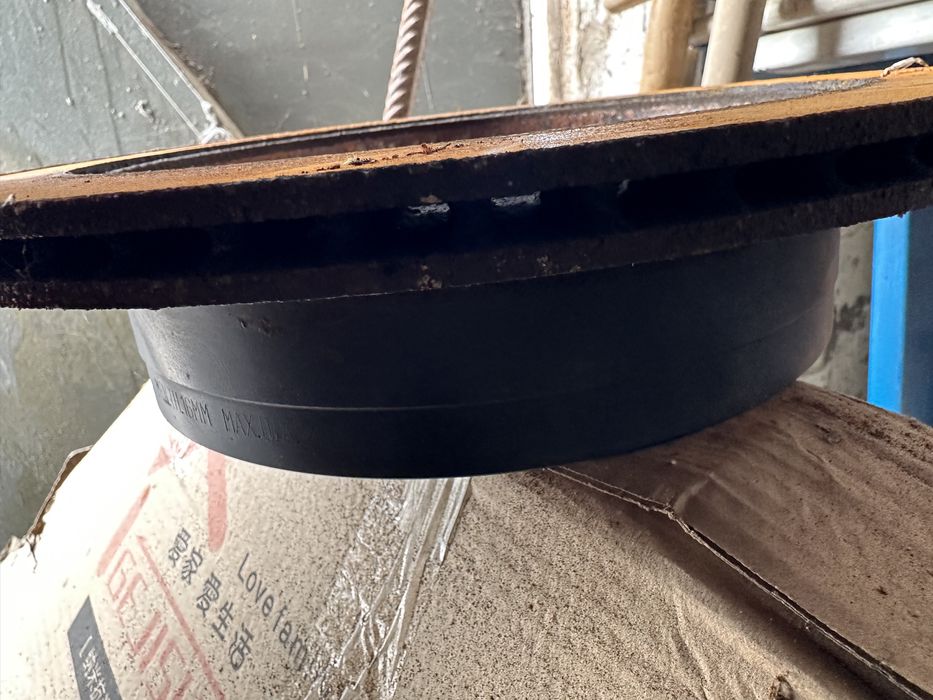 Продам тормозные диски от ленд крузер 200