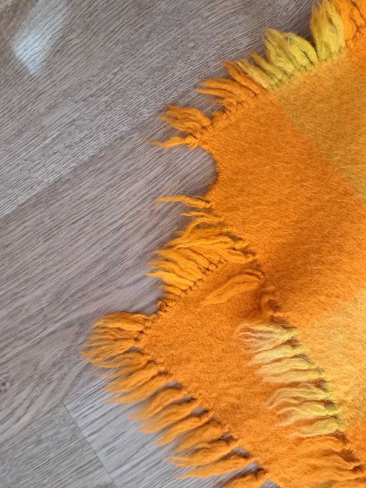 Вълено одеало, със забележки- 50лв.