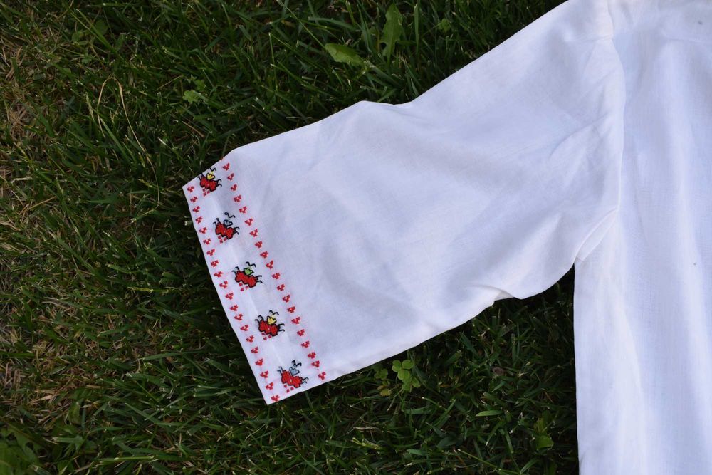 риза за носия със шевици