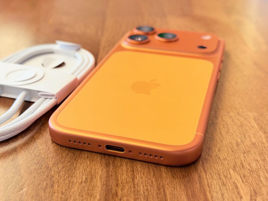 iPhone 17 Pro 48 зареждания Перфектен!!!