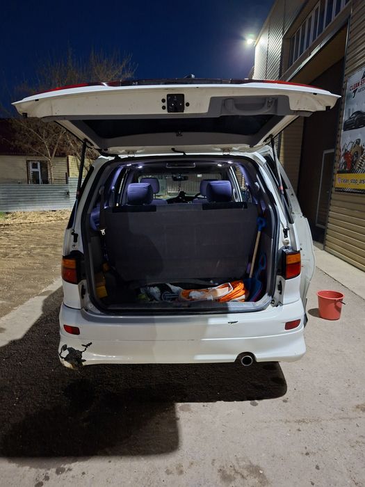 Продам хорошая семейную машину