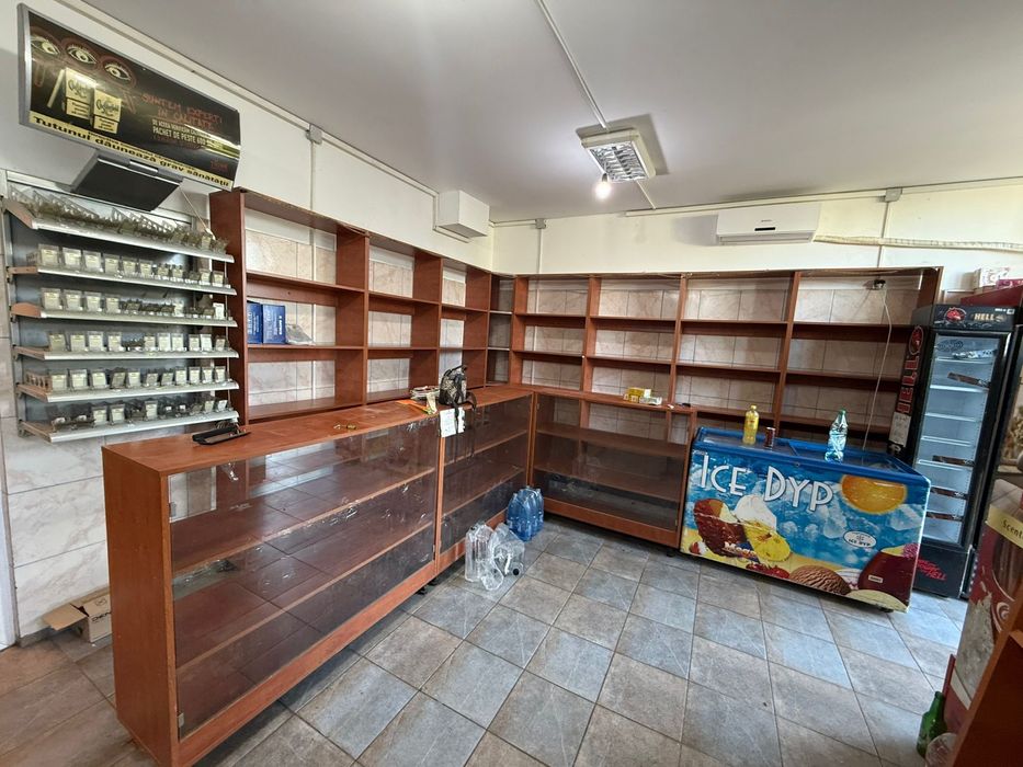 Mobilier / tejghele / rafturi