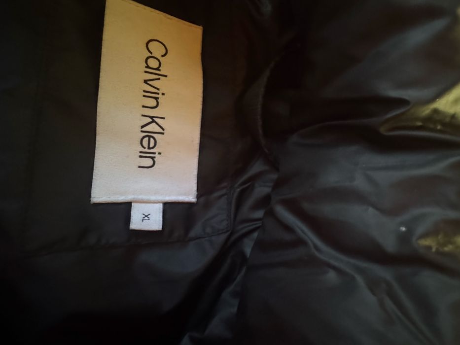 Елек Calvin Klein …