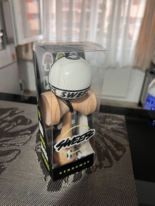 Kendama Sweets in cutia originala