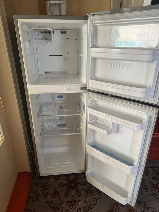 Продам Холодильник Lg