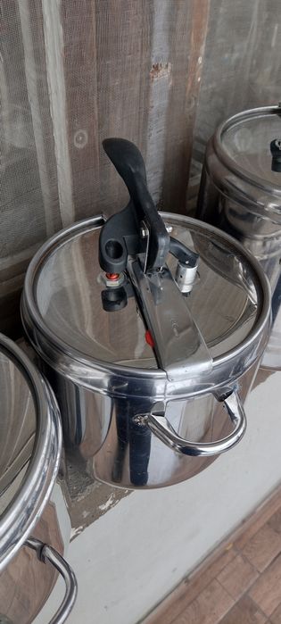 Тенджера под налягане за комбинирано готвене