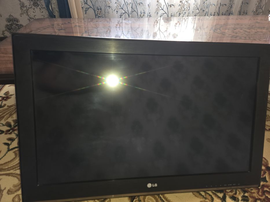 LG. Телевизор сотилади
