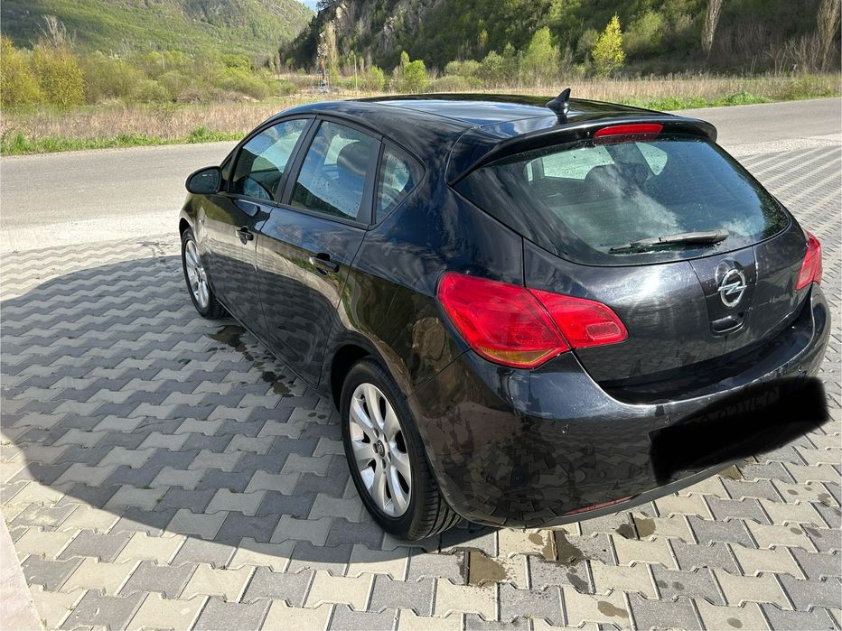 Opel Astra J 2010