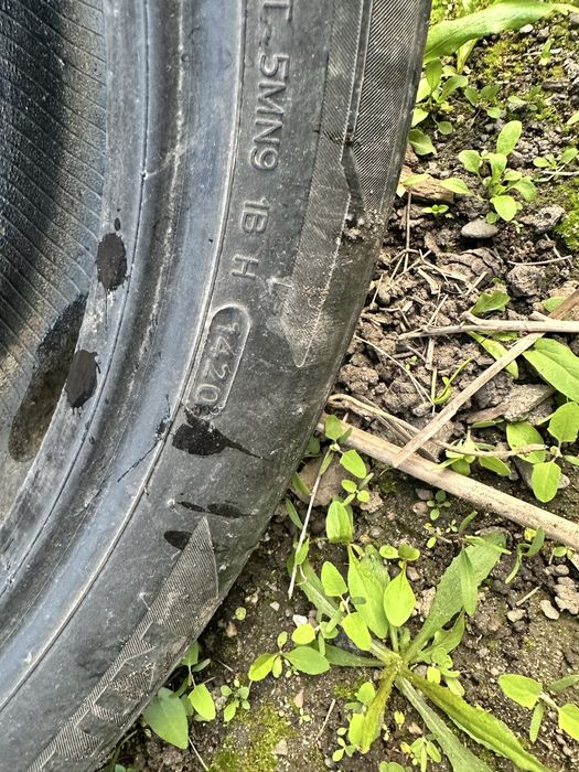 Продам резину 235 45 R18