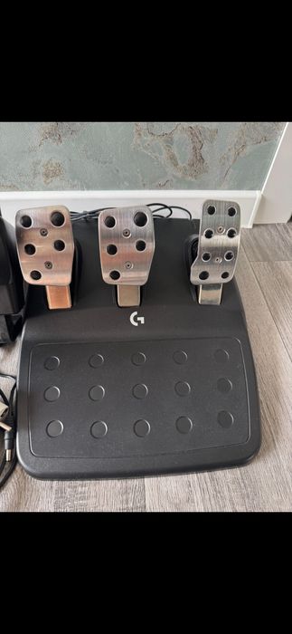 Продам руль Logitech g923