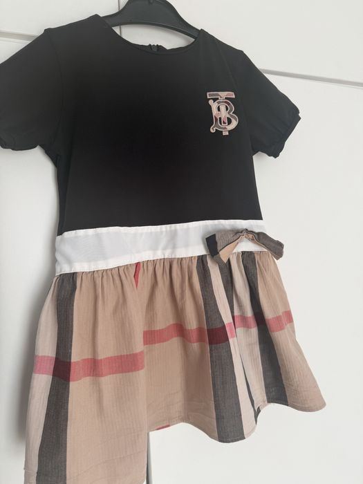 Rochita noua Burberry