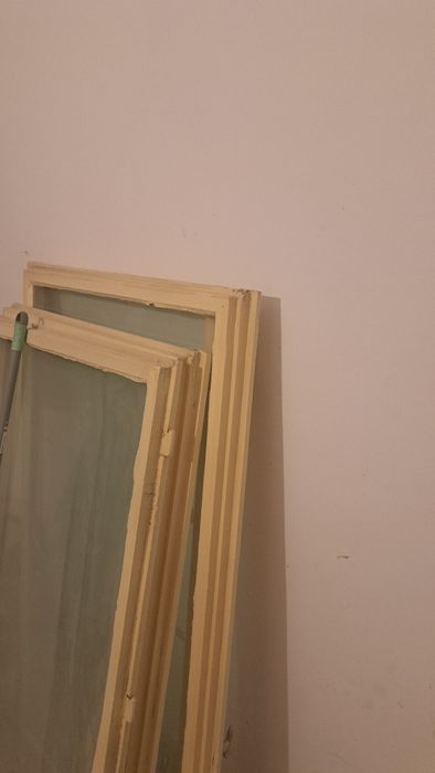 Donez giurgiuvele cu geam.