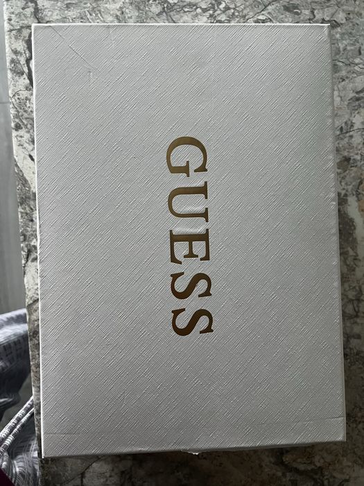 Обувки Guess в златист цвят