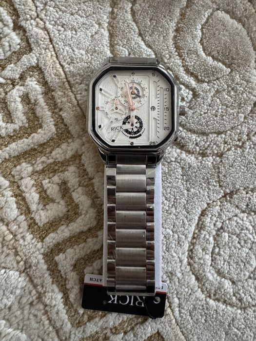 Қол сағаттар сатылады