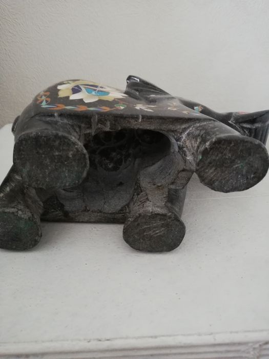 Слон мраморный  черный