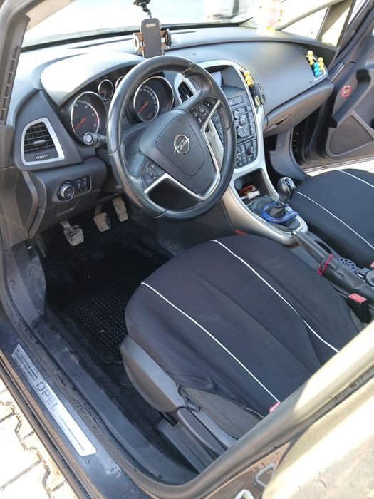 Opel astra j 2010