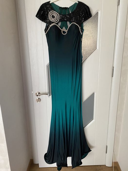 Дълга официална рокля